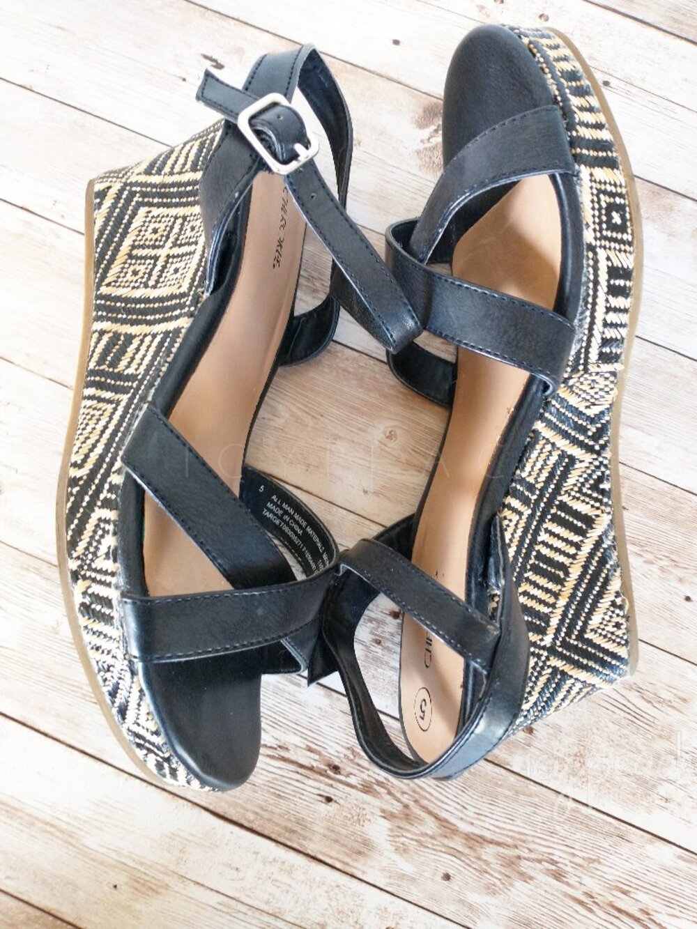 Cherokee Gwen Wedge Sandals Size 5 Girls Black Beige Aztec Tribal Woven Heel